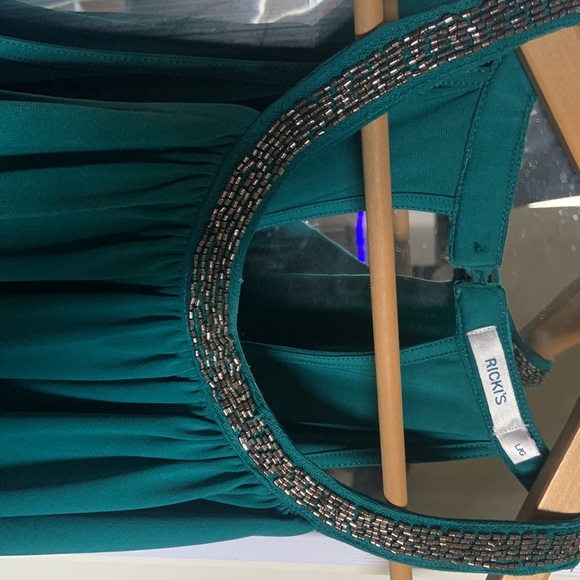 Dark green sleeveless blouse - Picture 2 of 2